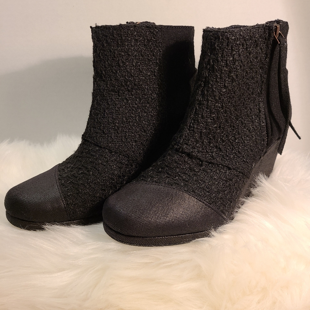 TOMS wedge boots size 7